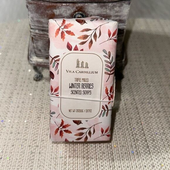 Vila Cardillum Triple Milled Winter Berries Scented 2 Soaps - Picture 1 of 7